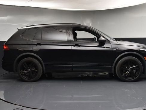 Used 2023 Volkswagen Tiguan SE R-Line image 8