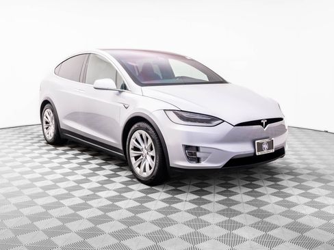 Used 2018 Tesla Model X 100D AWD/4WD image 8