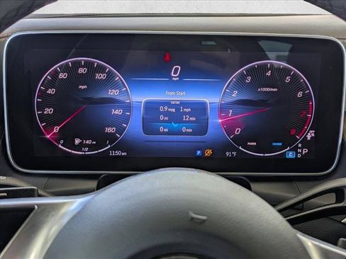 Used 2024 Mercedes-Benz GLC 300 4MATIC image 11