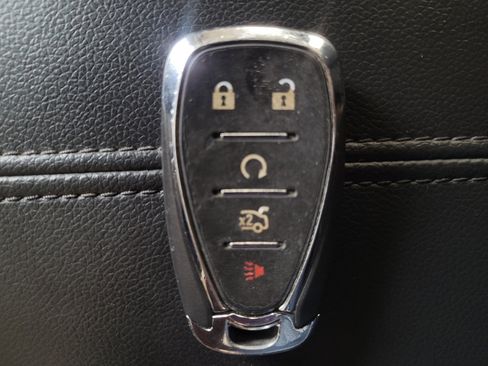 Used 2017 Chevrolet Malibu LT image 32