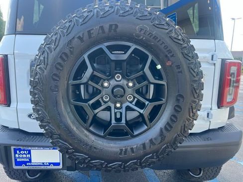 Used 2026 Ford Bronco Badlands AWD/4WD image 9