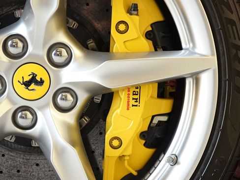 Used 2021 Ferrari F8 Tributo Base image 33