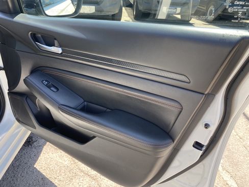 Used 2020 Nissan Altima 2.5 SR FWD image 20