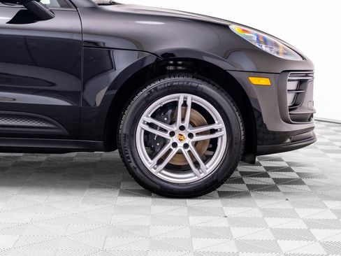 Certified 2026 Porsche Macan AWD/4WD image 32