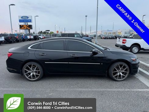 Used 2017 Chevrolet Malibu Premier w/ Premier Sun and Wheel Package image 9