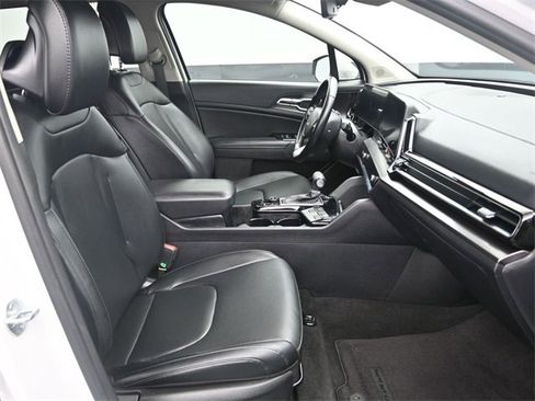 Used 2024 Kia Sportage EX image 10