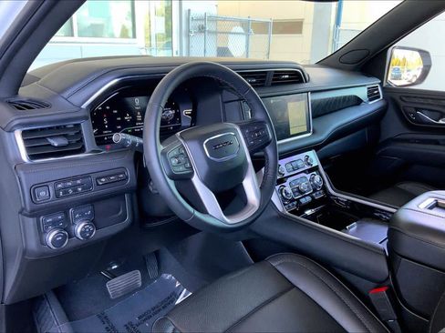 Used 2024 GMC Yukon XL Denali image 18