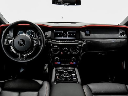 Used 2023 Rolls-Royce Cullinan Black Badge image 12