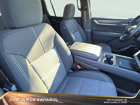 Used 2025 GMC Acadia Elevation image 36