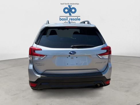 Used 2019 Subaru Forester Premium AWD/4WD image 6