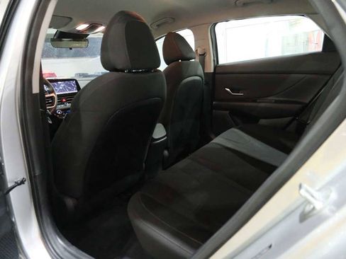 Used 2023 Hyundai Elantra SEL w/ Convenience Package image 19