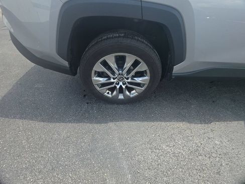 Used 2021 Toyota RAV4 XLE Premium AWD/4WD image 11