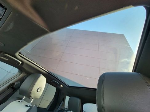 Used 2025 Land Rover Discovery Sport Dynamic SE image 37