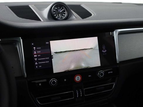 Certified 2026 Porsche Macan image 34