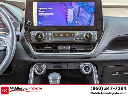 Certified 2024 Toyota Grand Highlander AWD image 30