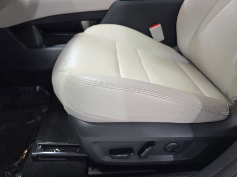 Used 2023 Nissan Rogue SL w/ SL Premium Package FWD image 28
