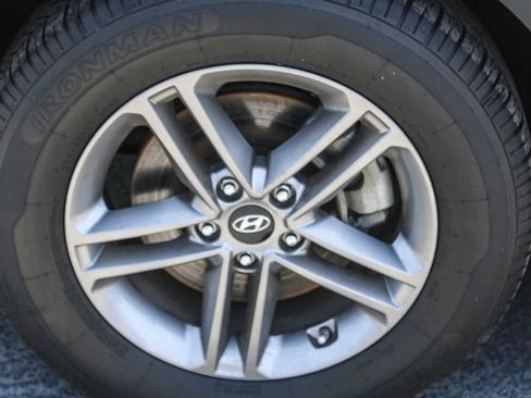 Used 2017 Hyundai Santa Fe Sport FWD image 10