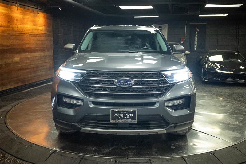 Used 2023 Ford Explorer XLT w/ Equipment Group 202A AWD/4WD image 4