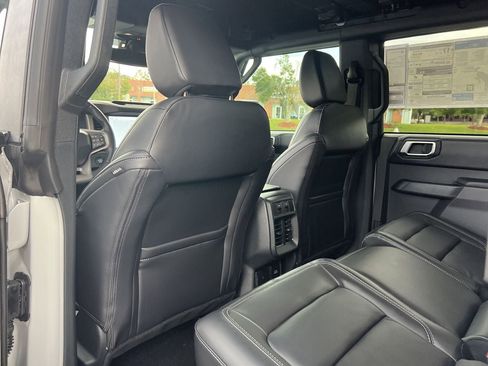 New 2026 Ford Bronco Outer Banks w/ Sasquatch Package AWD/4WD image 16