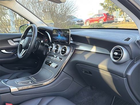 Used 2020 Mercedes-Benz GLC 300 4MATIC image 21