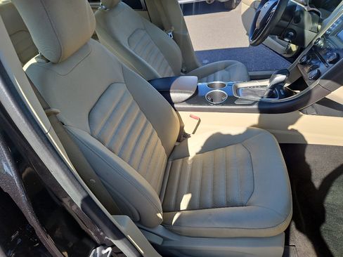 Used 2014 Ford Fusion SE image 15