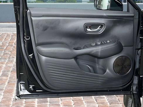 New 2027 Honda HR-V EX-L image 10