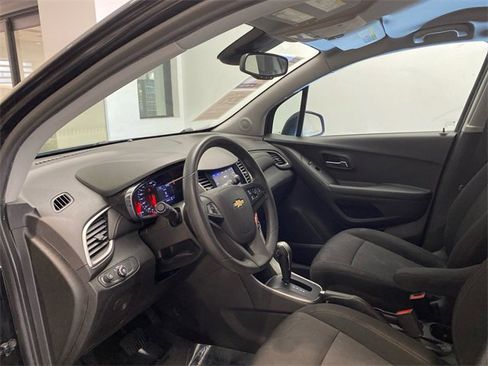 Used 2020 Chevrolet Trax LT image 16