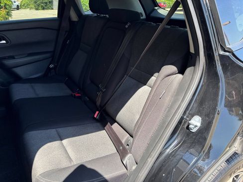Used 2025 Nissan Rogue SV FWD image 34
