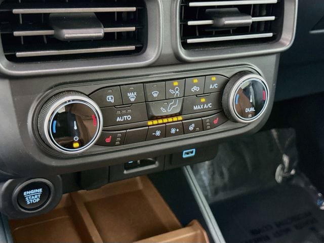 Used 2024 Ford Maverick Lariat FWD image 16