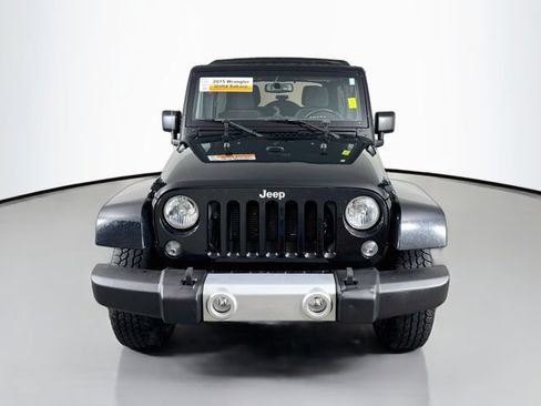 Used 2015 Jeep Wrangler Unlimited Sahara w/ Max Tow Package AWD/4WD image 2