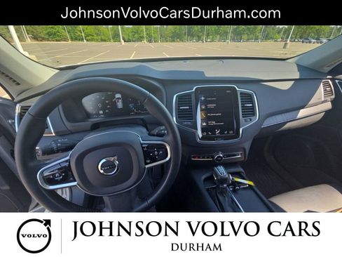 Used 2020 Volvo XC90 T5 Momentum w/ Protection Package Premier AWD/4WD image 11