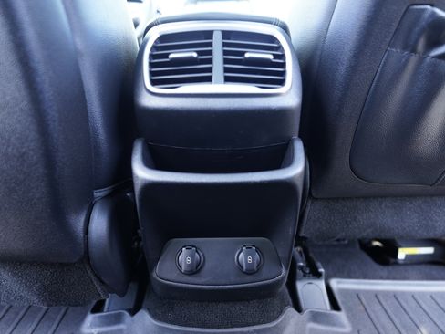 Used 2019 Hyundai Santa Fe Limited FWD image 10