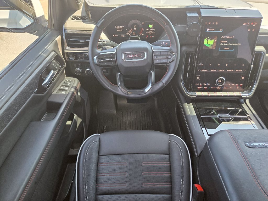 Used 2025 GMC Yukon AT4 Ultimate w/ LPO, AT4 Appearance Package AWD/4WD image 16