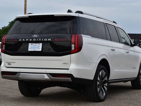 Certified 2025 Ford Expedition Max Platinum w/ Driver's Package AWD/4WD image 7