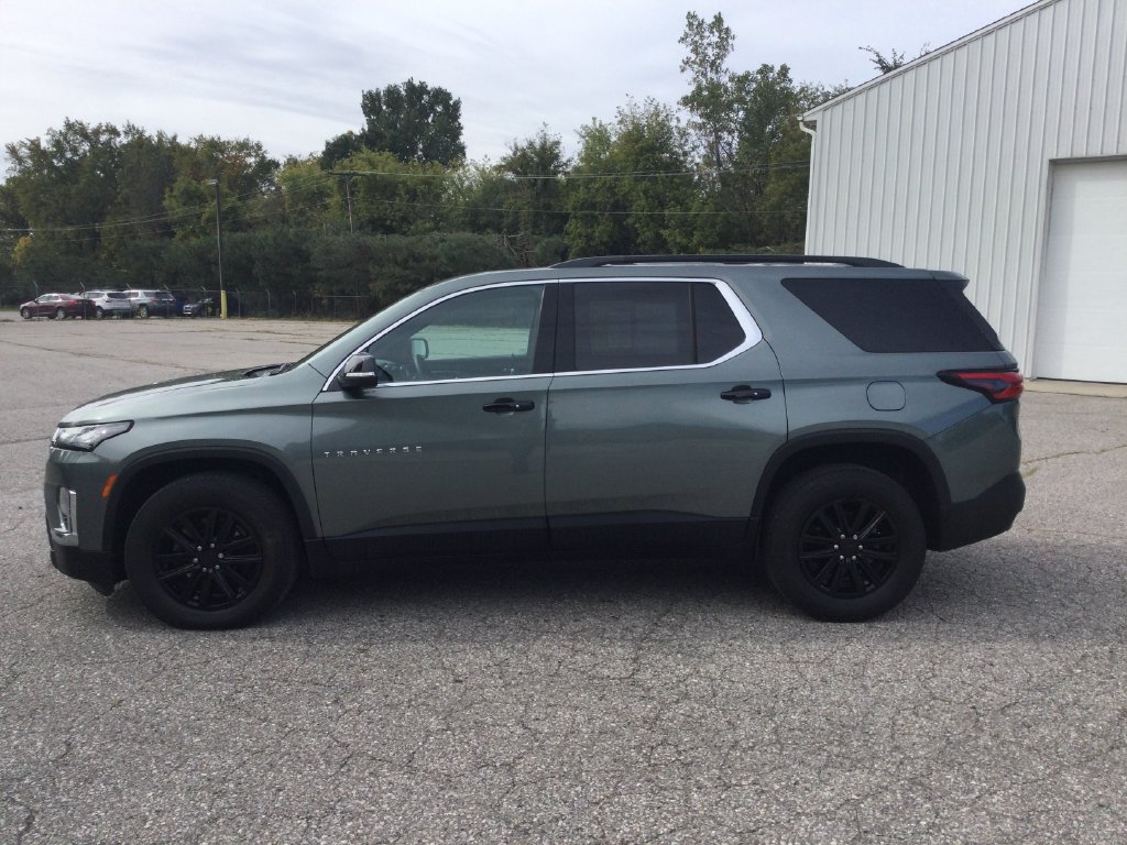 Used 2023 Chevrolet Traverse LT FWD image 4