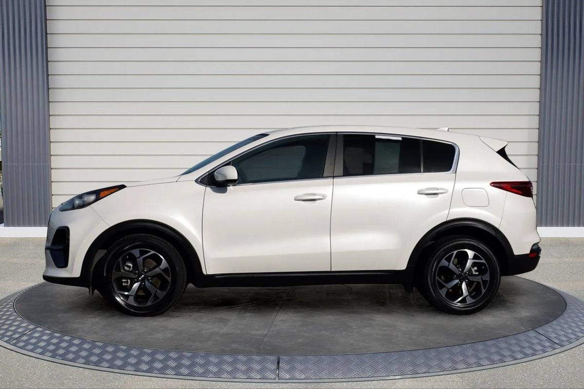 Used 2021 Kia Sportage LX FWD image 4