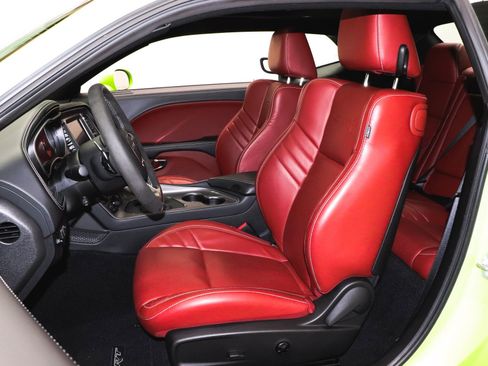 Used 2023 Dodge Challenger SRT Hellcat w/ Driver Convenience Group image 17