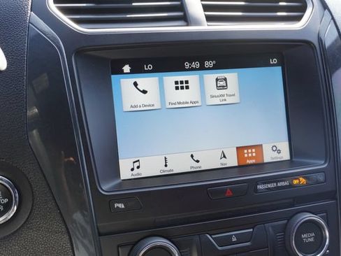 Used 2018 Ford Explorer XLT w/ Equipment Group 202A FWD image 24
