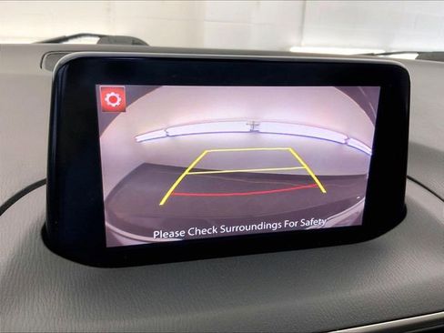 Used 2018 MAZDA MAZDA3 Touring FWD image 25