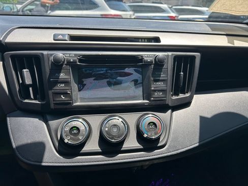 Used 2018 Toyota RAV4 LE w/ All Weather Liner Package AWD/4WD image 17