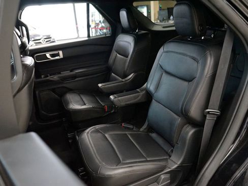 Used 2020 Ford Explorer XLT w/ Equipment Group 202A AWD/4WD image 45