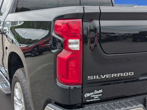 New 2026 Chevrolet Silverado 1500 LTZ w/ LTZ Premium Package AWD/4WD image 11