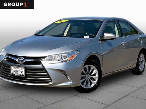 Used 2015 Toyota Camry LE FWD image 1