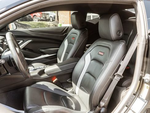 Used 2022 Chevrolet Camaro SS RWD image 7