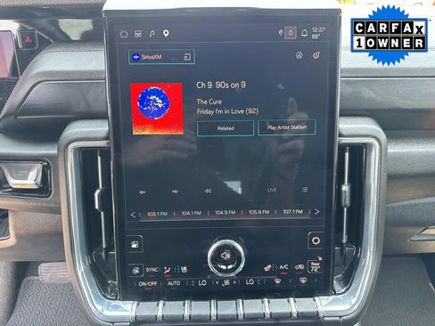 Used 2025 GMC Yukon Denali AWD/4WD image 29