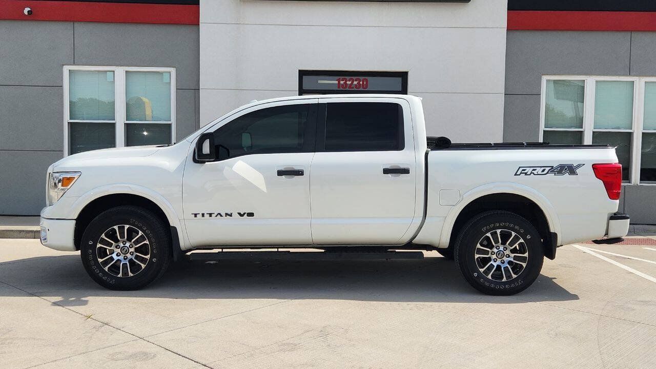 Used 2018 Nissan Titan PRO-4X AWD/4WD image 5