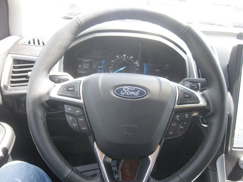 Used 2024 Ford Edge SEL AWD/4WD image 19