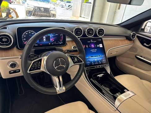 Used 2023 Mercedes-Benz C 300 4MATIC Sedan image 16