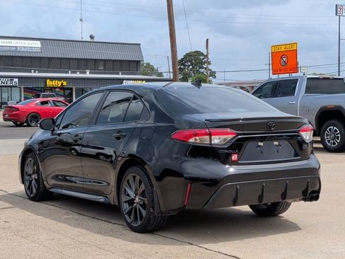 Used 2025 Toyota Corolla SE FWD image 6