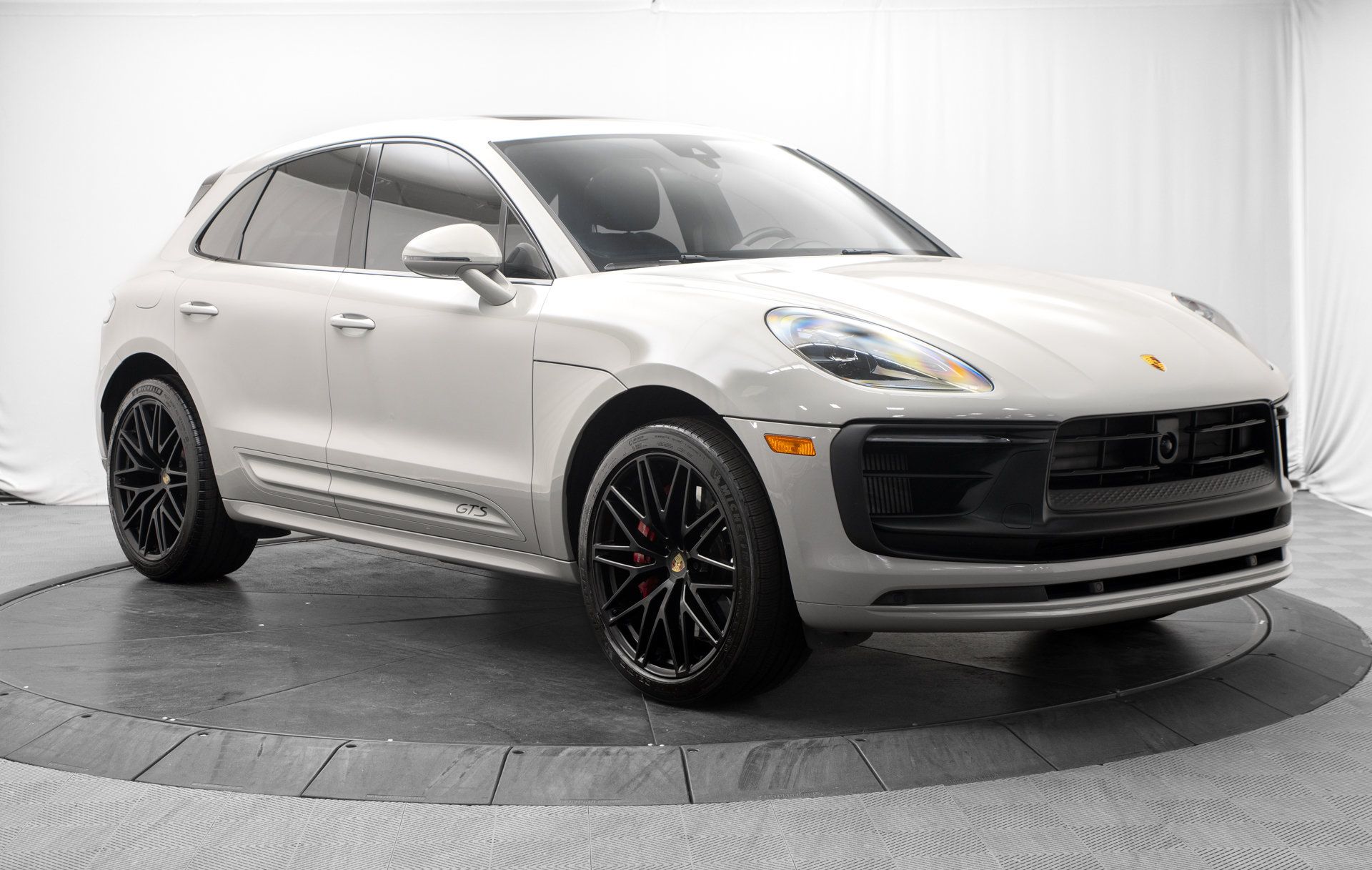 Used 2023 Porsche Macan GTS w/ Premium Package Plus AWD/4WD image 9